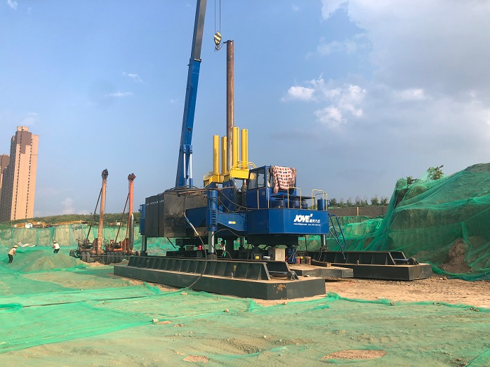 液壓錘成樁設(shè)備